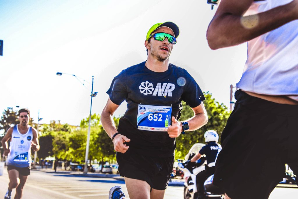 guy running in a 5k