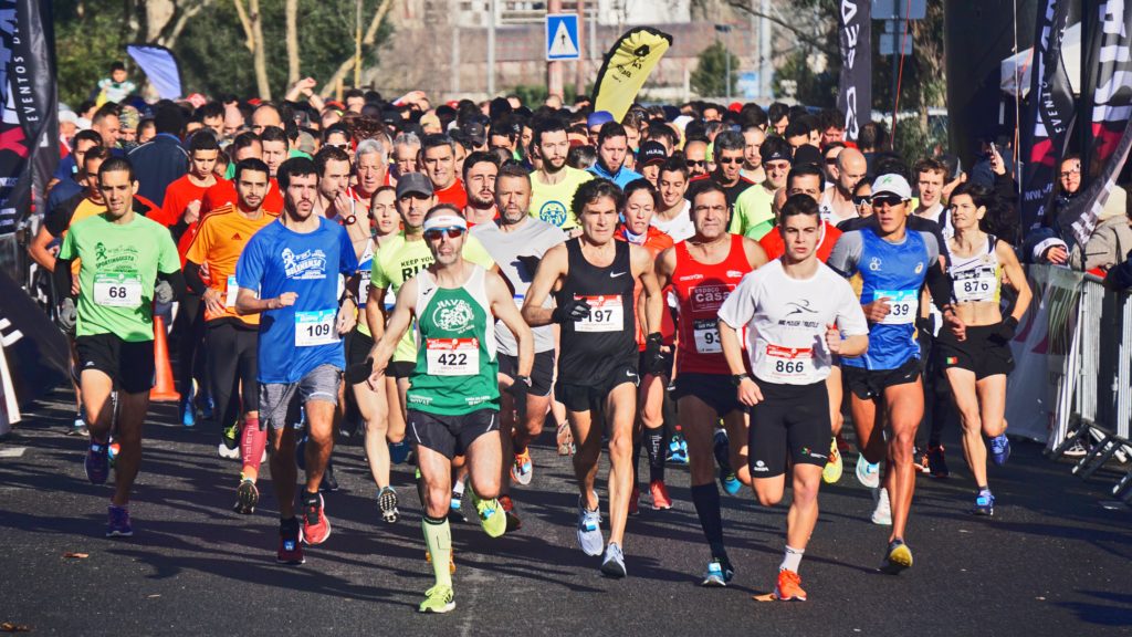 runners at the start line